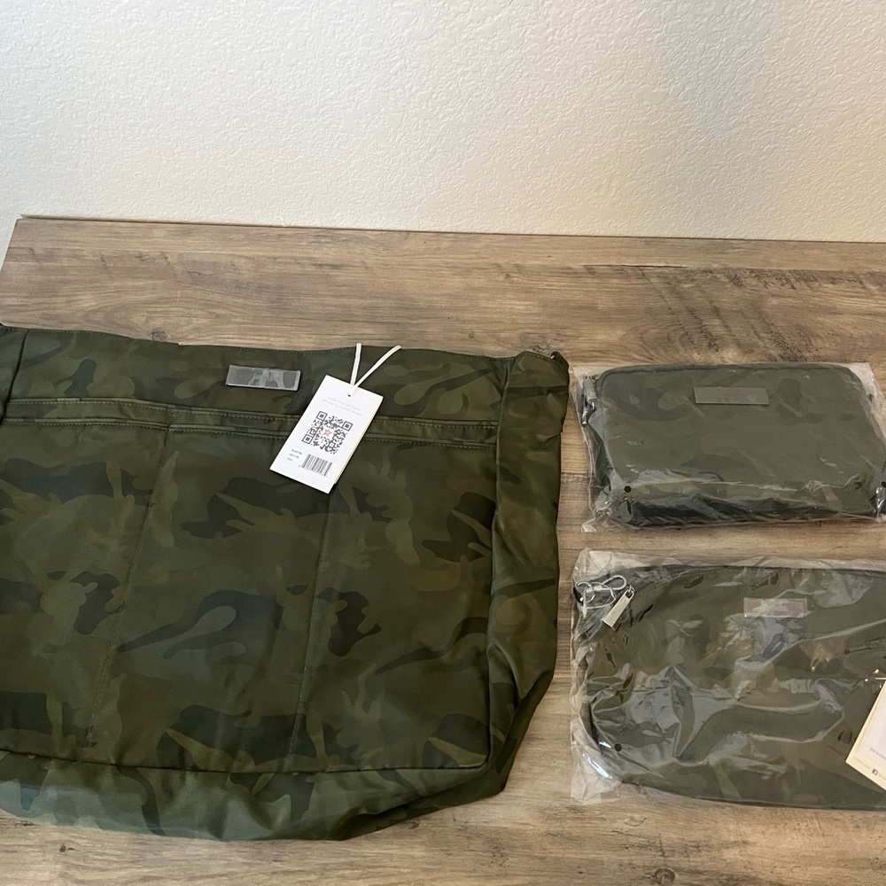 NWT JUJUBE Chromatics Green Camo Super Be Tote Bag, Be Set, Be Quick Bundle Set
